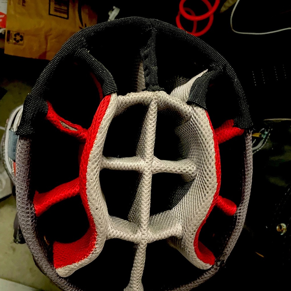 Golf Cart Bag RJ with 14 club dividers , shoulder strap and rain cover .